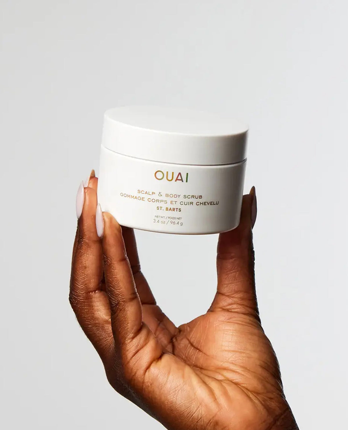 OUAI Scalp & Body Scrub St. Barts rankoje