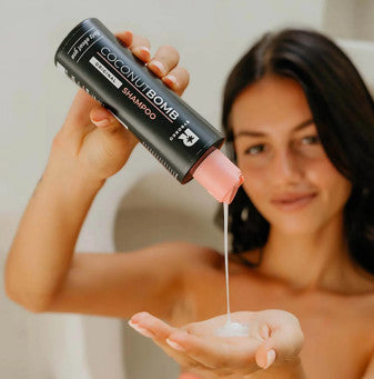 Byrokko Coconut Bomb atkuriantis plaukų šampūnas